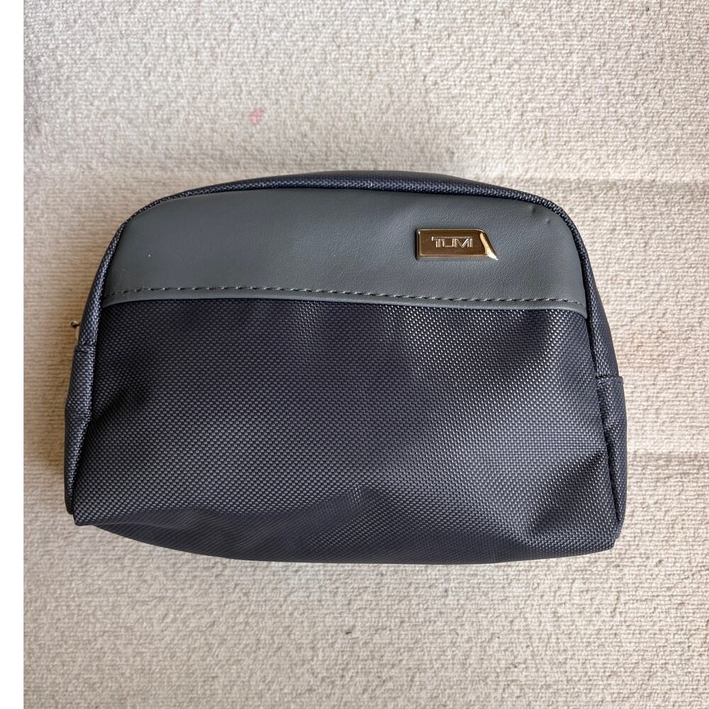 Tumi for Delta Small Cosmetic Bag Gray